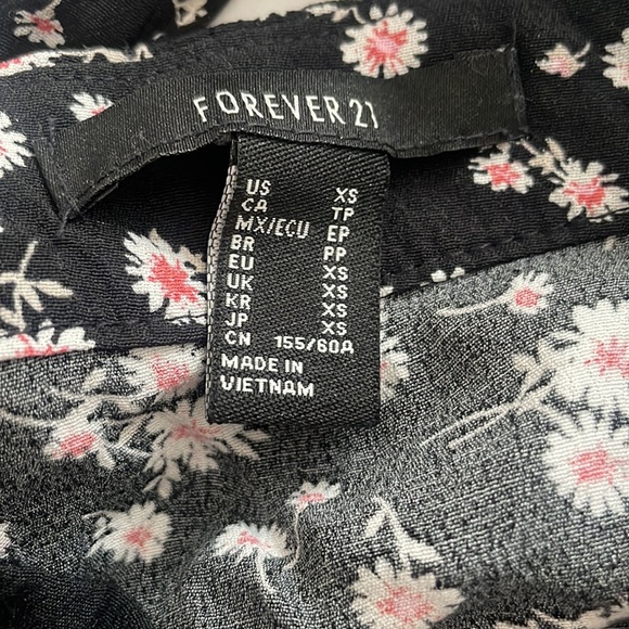 Forever 21 wrap-around skirt - Picture 2 of 2
